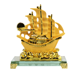 เรือสำเภาทองโบราณ ขนทรัพย์ วัสดุเรซิ่นสีทองพ่นทราย ฐานแก้ว สูง 8 นิ้ว, ฮวงจุ้ย (Feng Shui Products)
